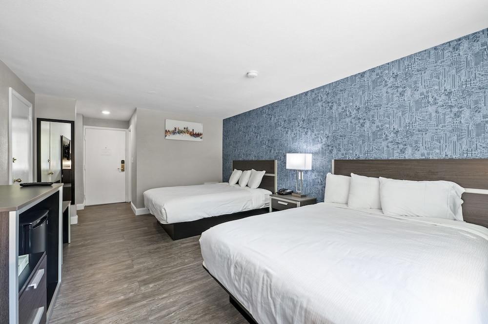 فندق Super 8 By Wyndham Watertown/Cambridge/Boston Area المظهر الخارجي الصورة