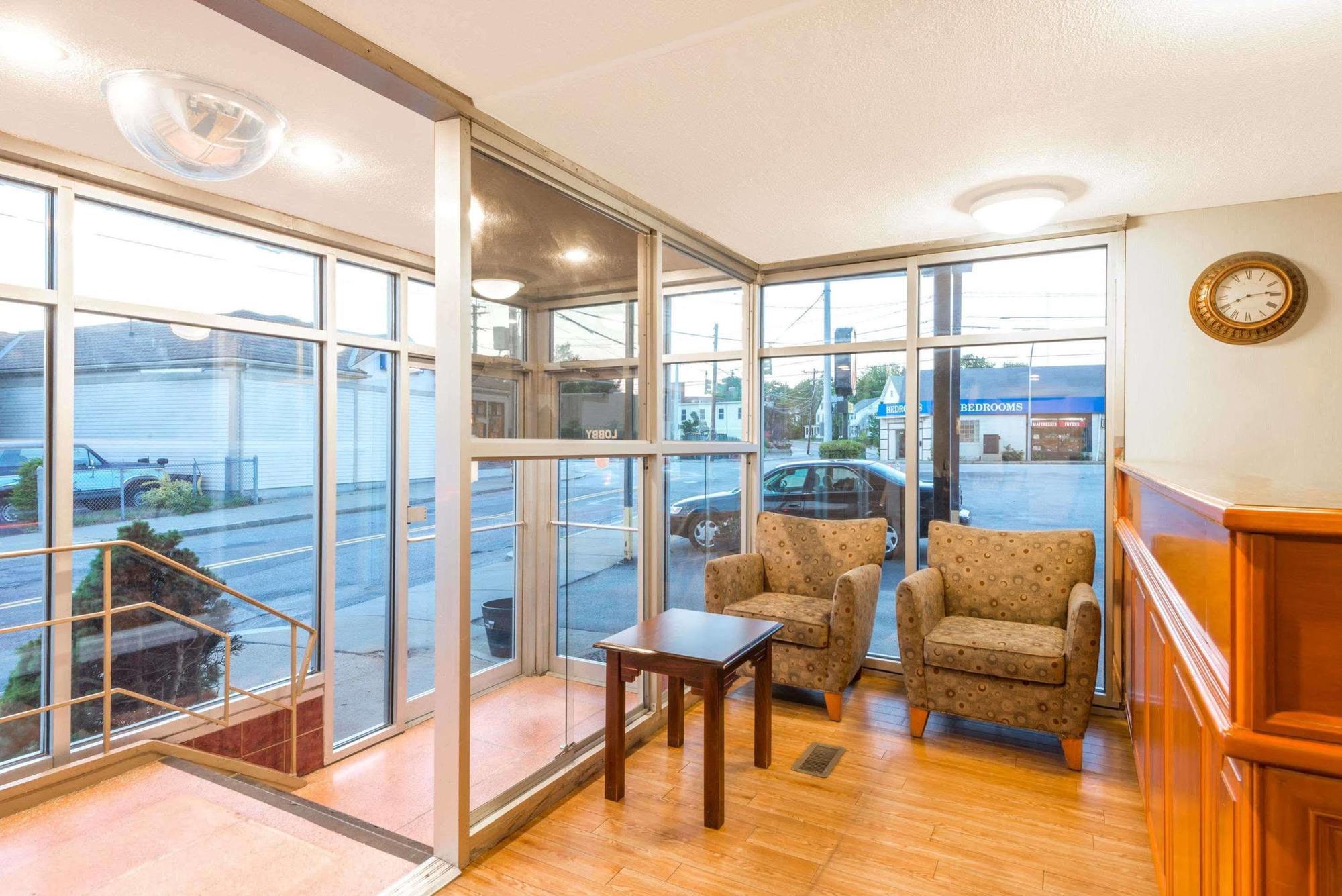 فندق Super 8 By Wyndham Watertown/Cambridge/Boston Area المظهر الخارجي الصورة