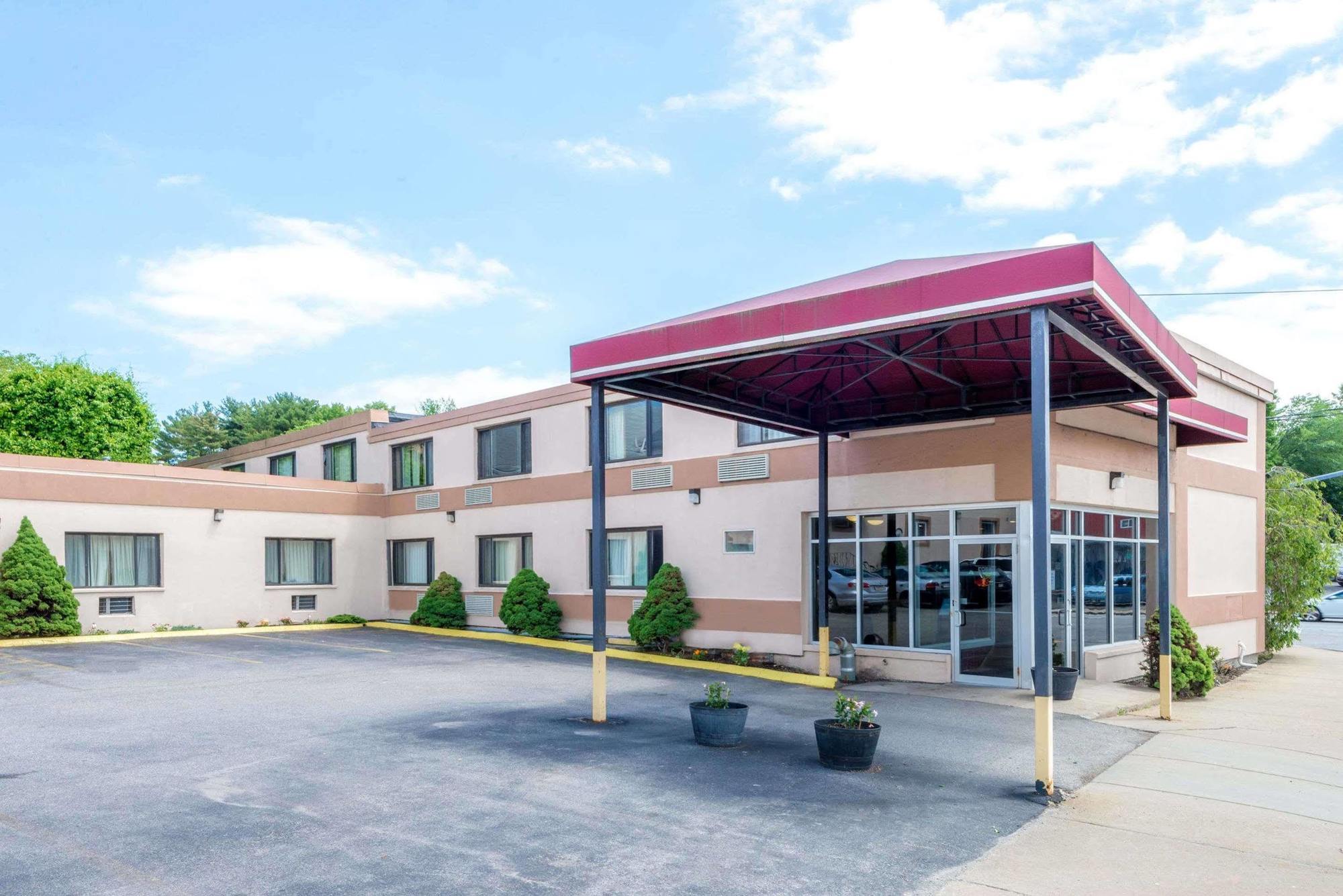 فندق Super 8 By Wyndham Watertown/Cambridge/Boston Area المظهر الخارجي الصورة